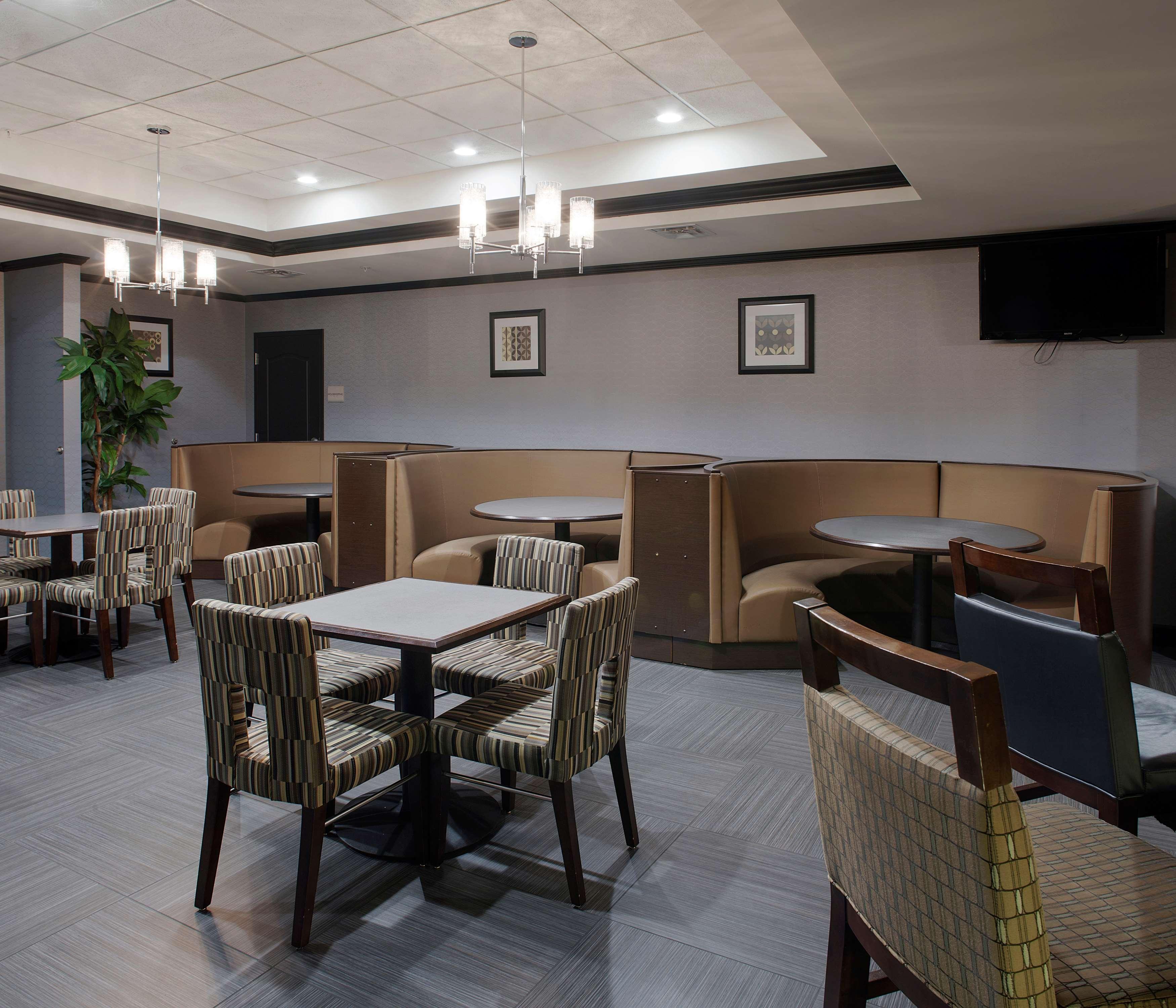 Hilton Garden Inn Jonesboro Exterior photo